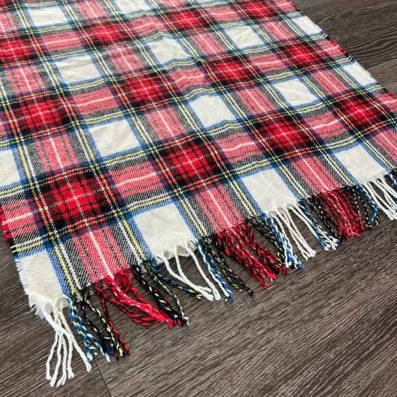 NWOT Apt. 9 Red Plaid Traditional Blanket Wrap Oversized Scarf Winter Acrylic - Picture 6 of 13